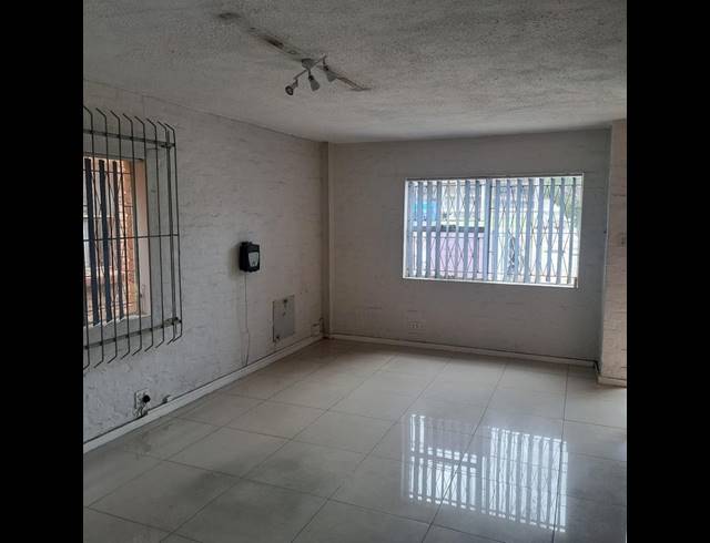 INDUSTRIAL PROPERTY TO RENT IN NORTH END